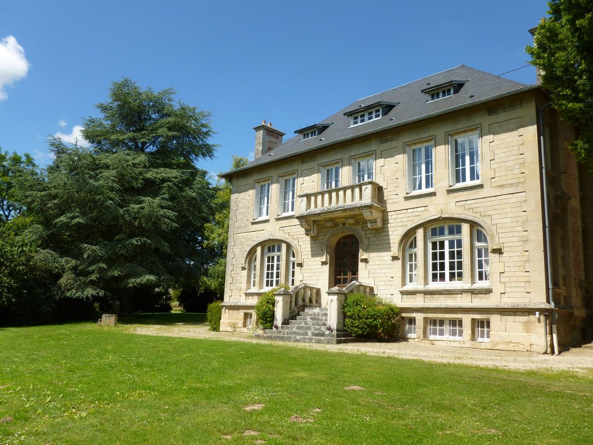 La Chambre Au Chateau Bed and Breakfast Pernant Esterno foto