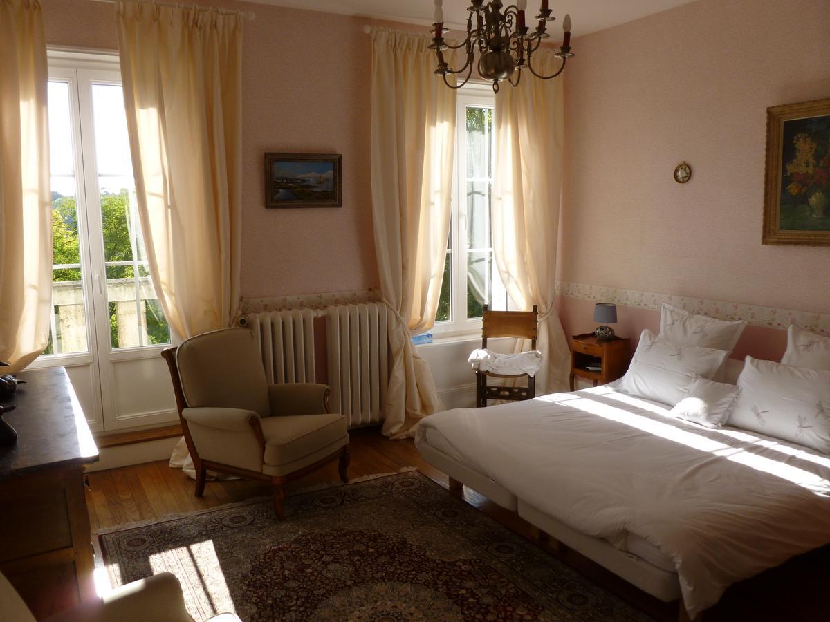 La Chambre Au Chateau Bed and Breakfast Pernant Esterno foto