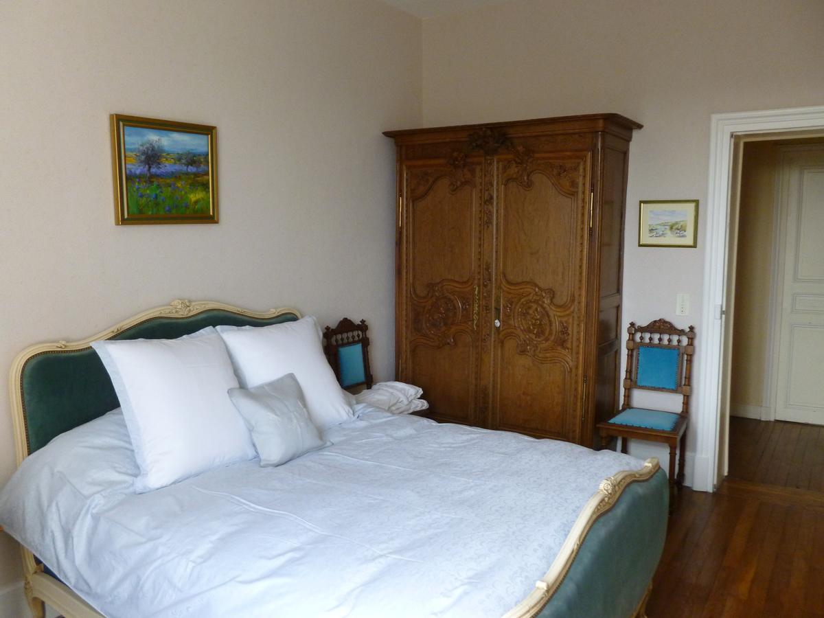 La Chambre Au Chateau Bed and Breakfast Pernant Esterno foto