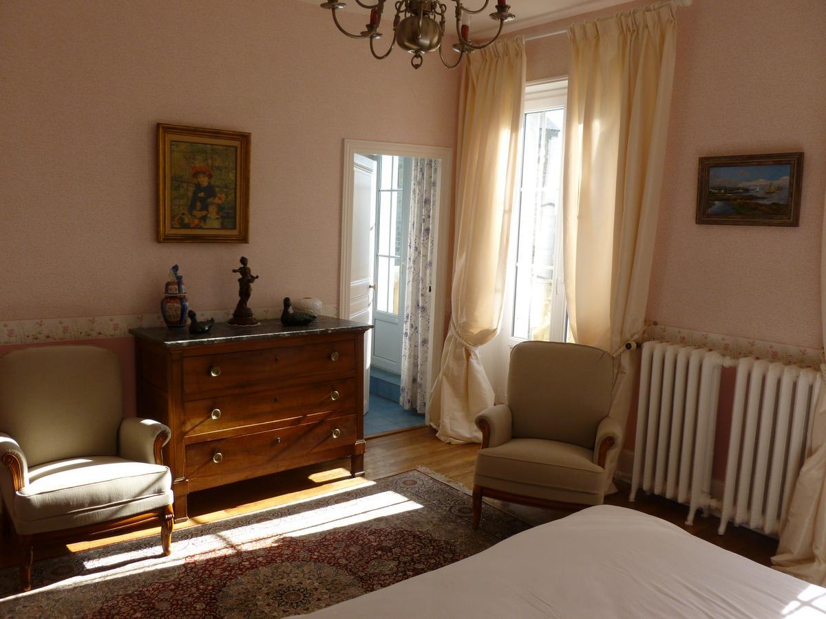 La Chambre Au Chateau Bed and Breakfast Pernant Esterno foto