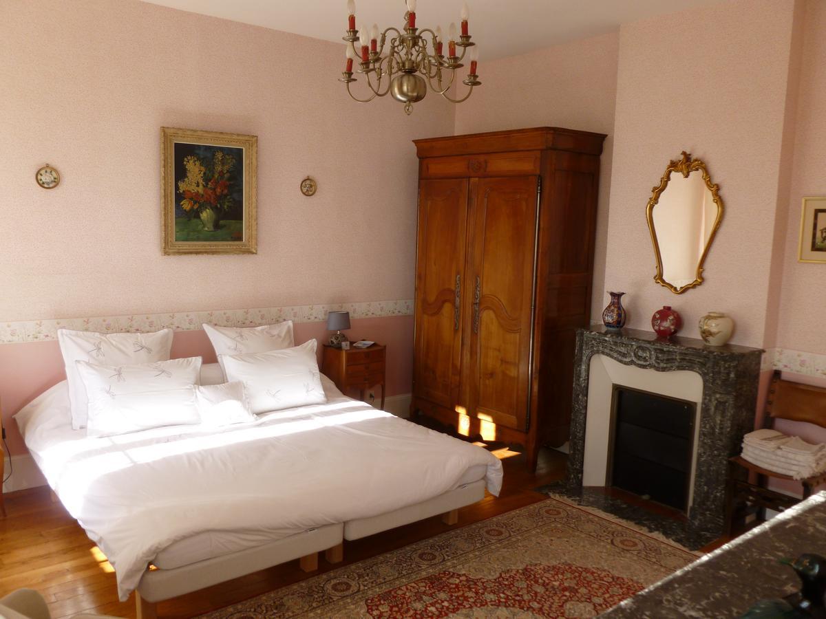 La Chambre Au Chateau Bed and Breakfast Pernant Esterno foto