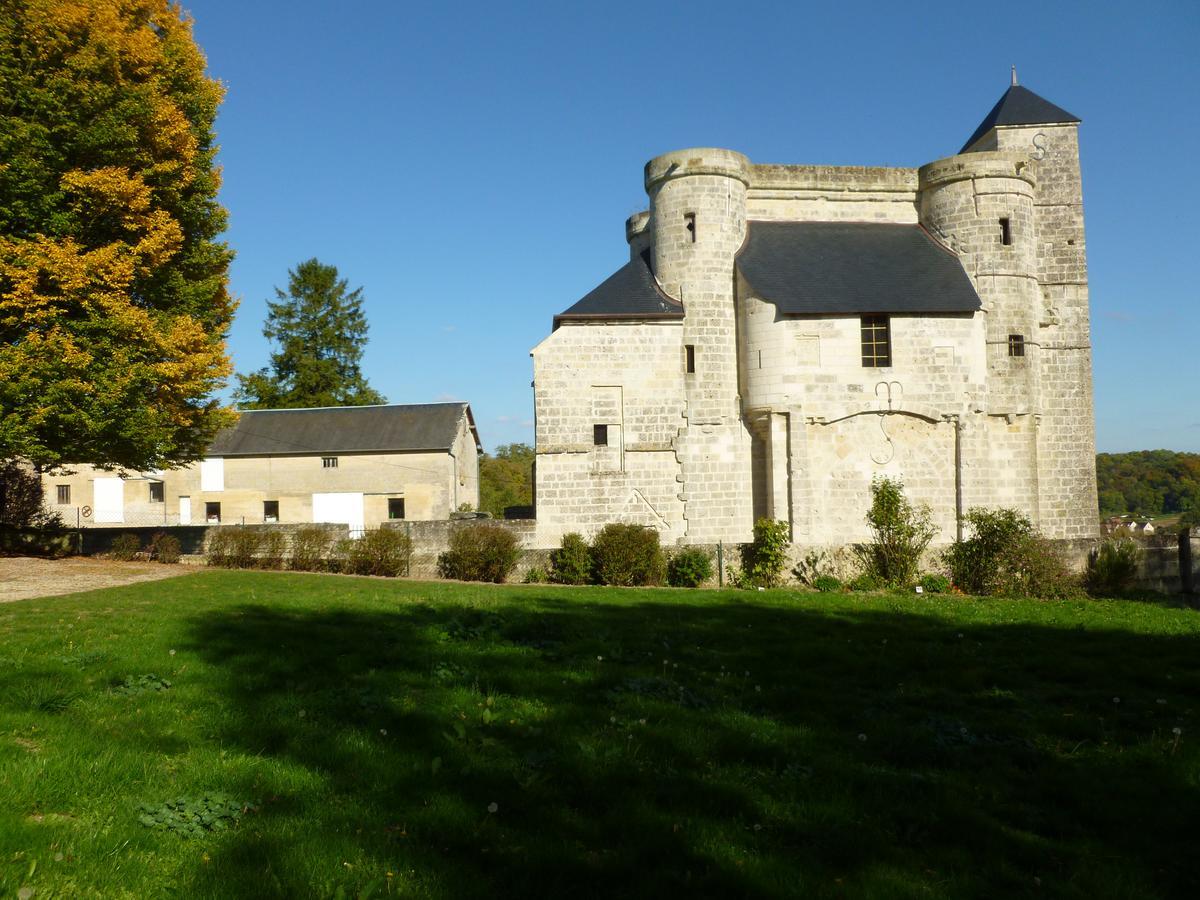 La Chambre Au Chateau Bed and Breakfast Pernant Esterno foto