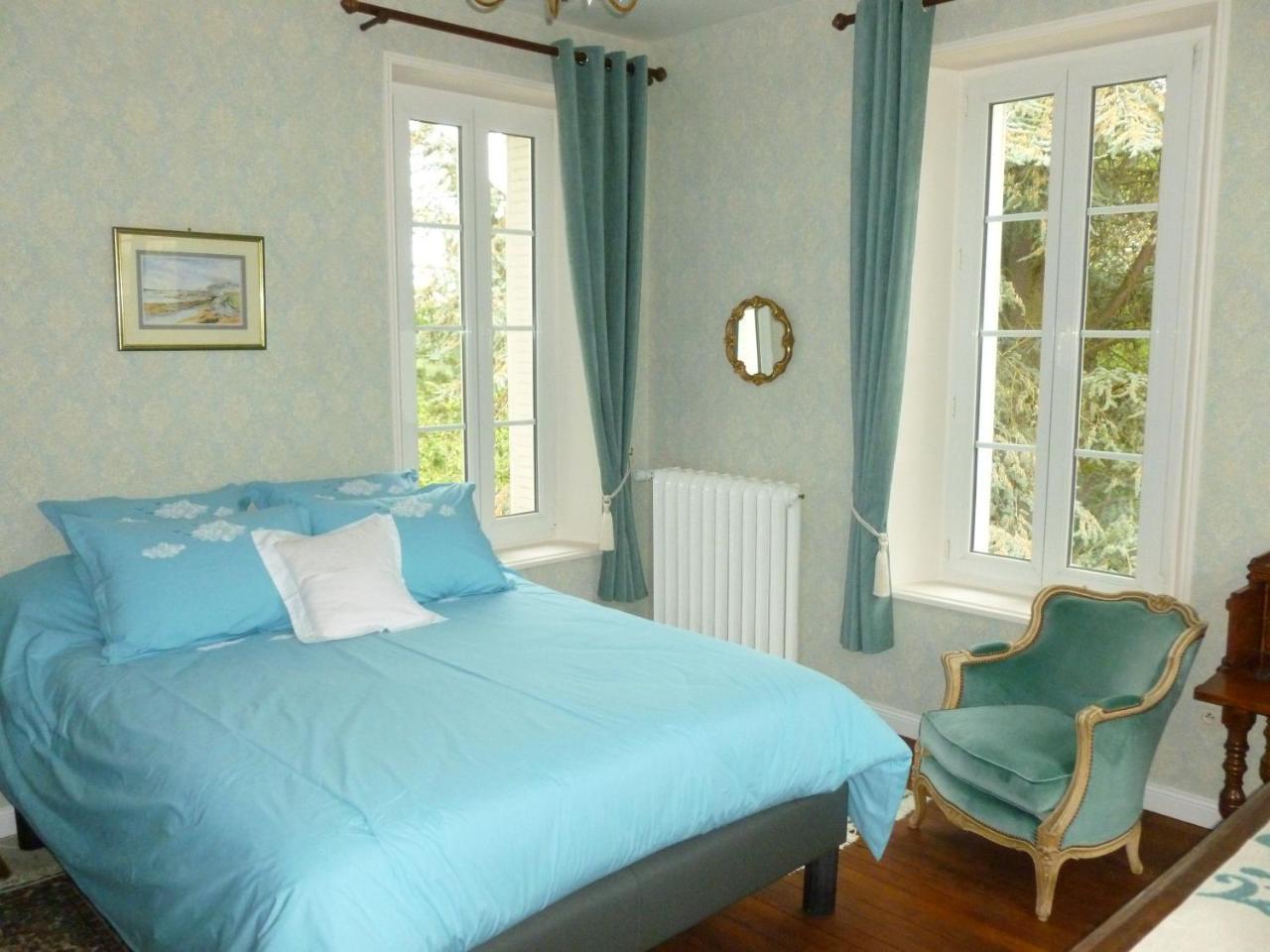 La Chambre Au Chateau Bed and Breakfast Pernant Esterno foto